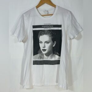 Official TAYLOR SWIFT Reputation Album Stadium White Tour Tee Medium Concert